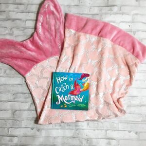 Cuddly Pink Mermaid Tail Blanket